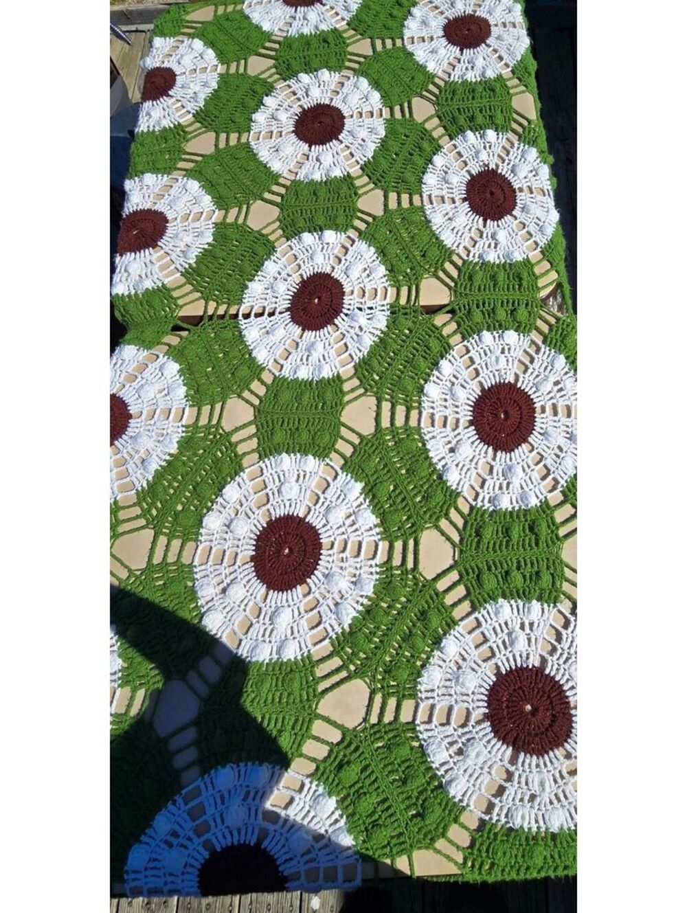 Vtg 70s Crochet Daisy Hexagon Bedspread Afghan Blanket Green Brown 97x72 Large